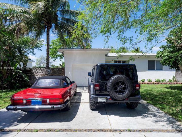 455 NE 111th St, Miami, FL 33161