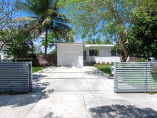 455 NE 111th St, Miami, FL 33161