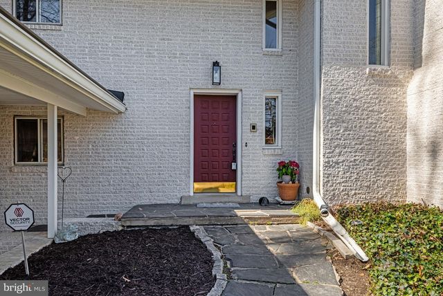 3202 RIVERVIEW DR, Triangle, VA 22172