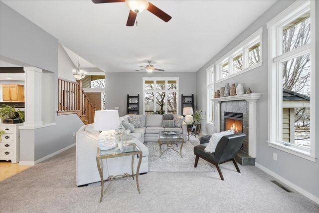 925 Sadie's Lane, Hudson, WI 54016