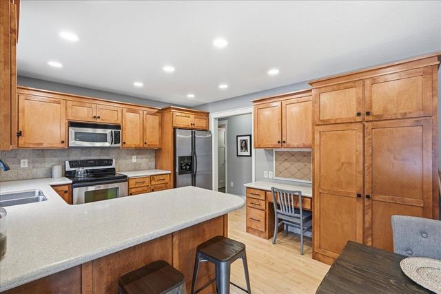 925 Sadie's Lane, Hudson, WI 54016