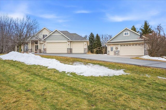 925 Sadie's Lane, Hudson, WI 54016