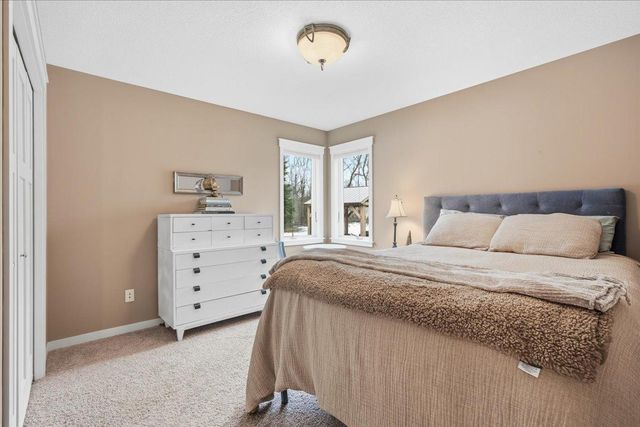 925 Sadie's Lane, Hudson, WI 54016