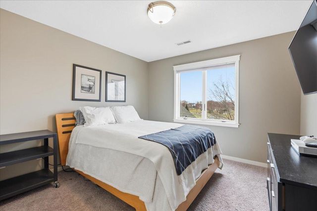 925 Sadie's Lane, Hudson, WI 54016