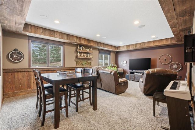 925 Sadie's Lane, Hudson, WI 54016