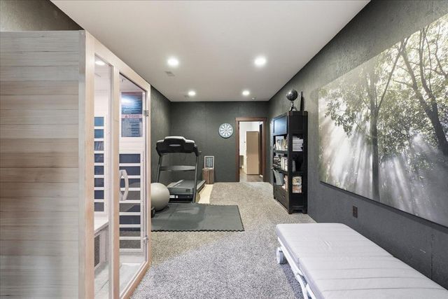 925 Sadie's Lane, Hudson, WI 54016