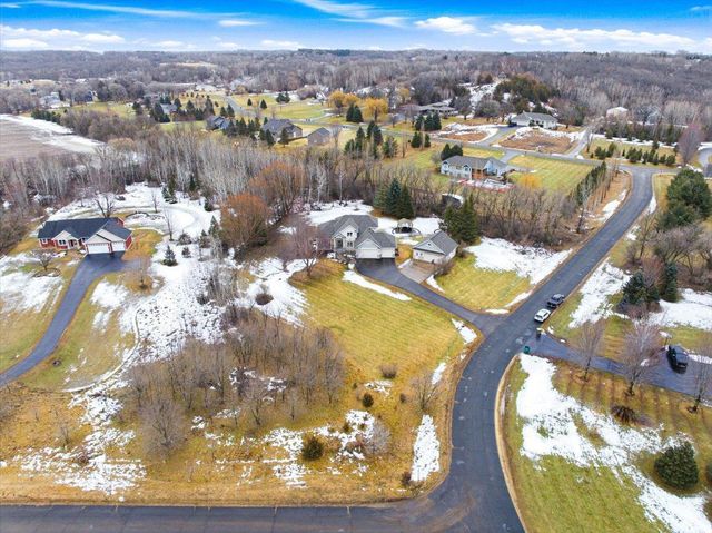 925 Sadie's Lane, Hudson, WI 54016