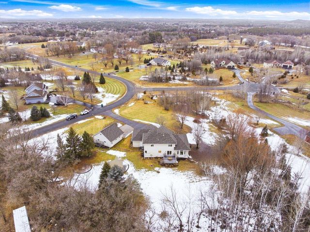 925 Sadie's Lane, Hudson, WI 54016
