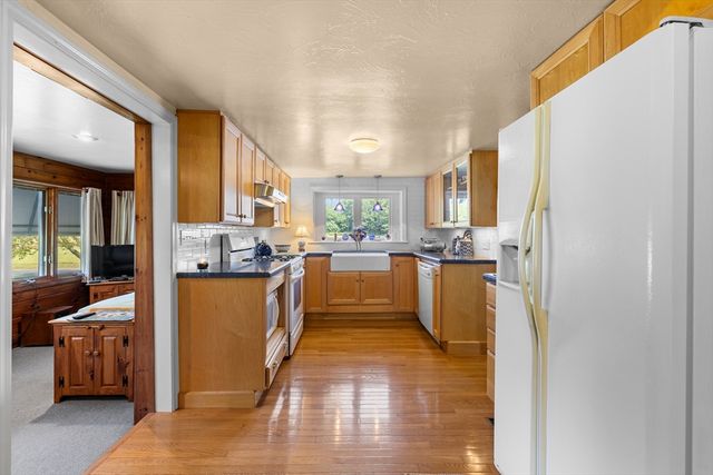 664 Wareham Street, Middleboro, MA 02346