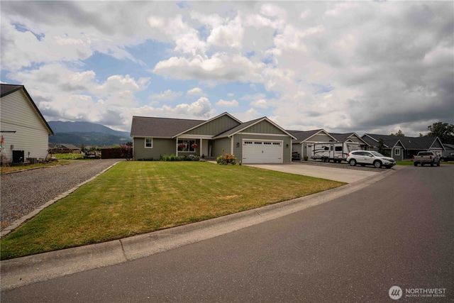 413 Cornerstone Drive, Sumas, WA 98295