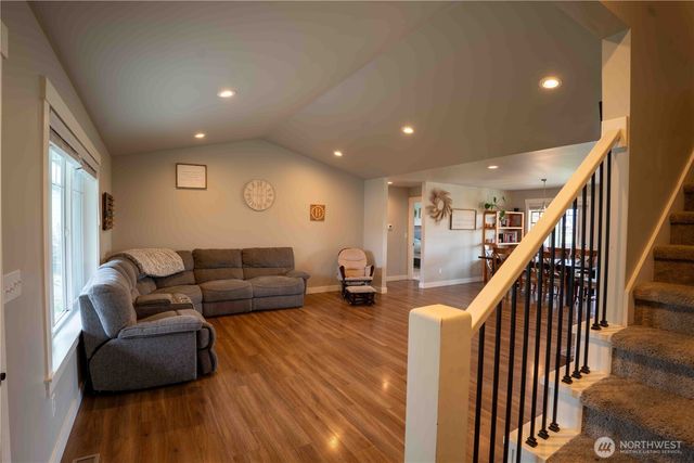 413 Cornerstone Drive, Sumas, WA 98295