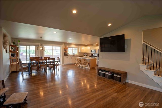 413 Cornerstone Drive, Sumas, WA 98295
