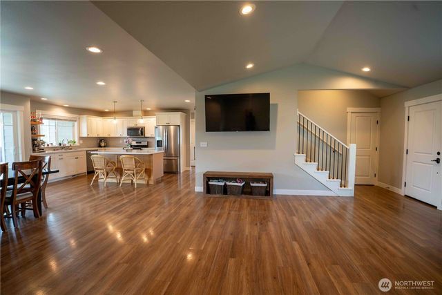 413 Cornerstone Drive, Sumas, WA 98295
