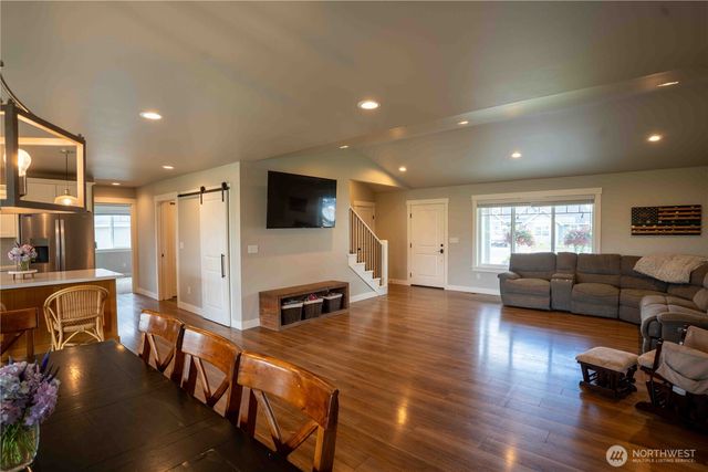 413 Cornerstone Drive, Sumas, WA 98295