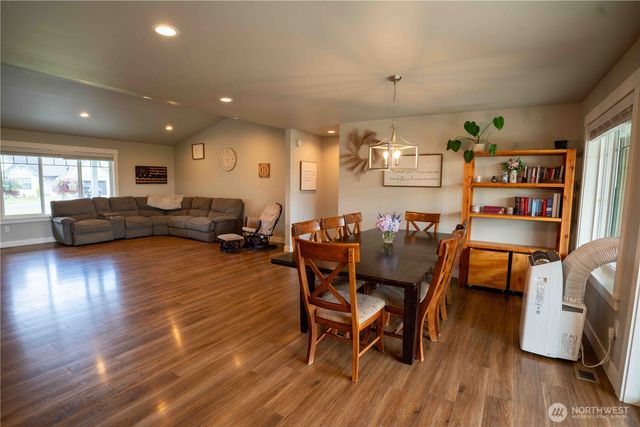 413 Cornerstone Drive, Sumas, WA 98295