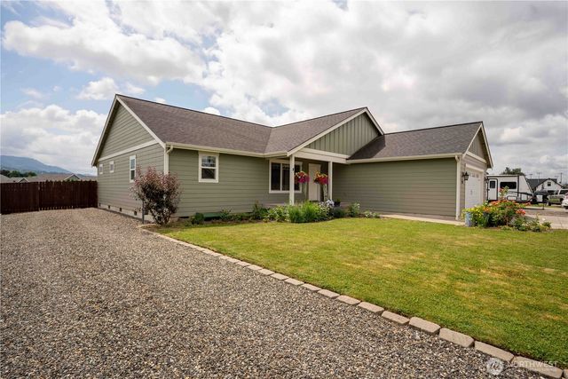 413 Cornerstone Drive, Sumas, WA 98295