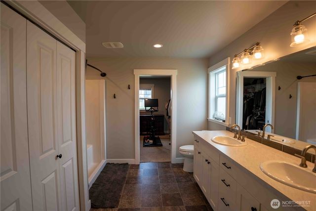 413 Cornerstone Drive, Sumas, WA 98295