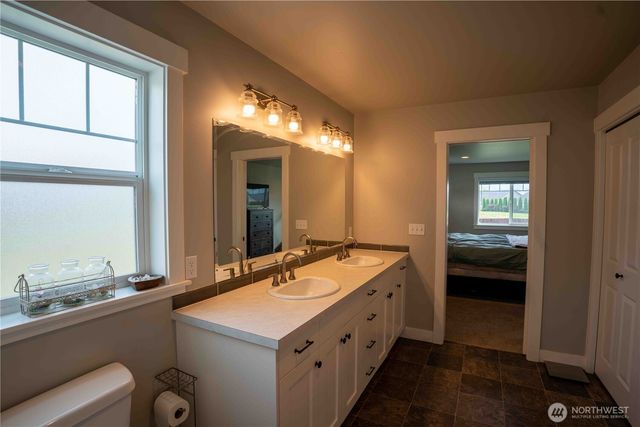 413 Cornerstone Drive, Sumas, WA 98295