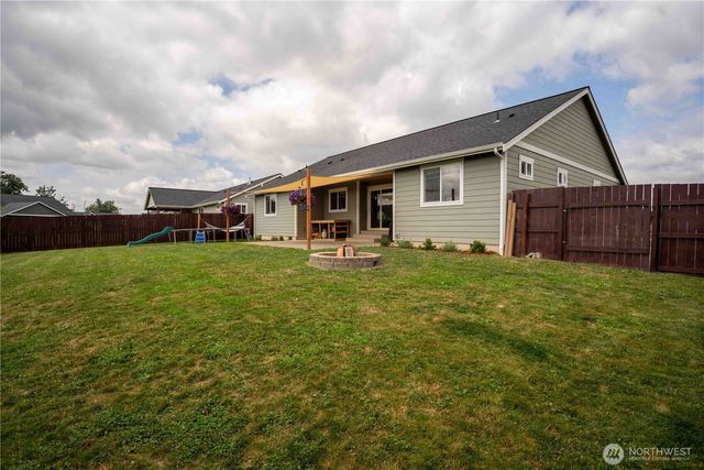 413 Cornerstone Drive, Sumas, WA 98295