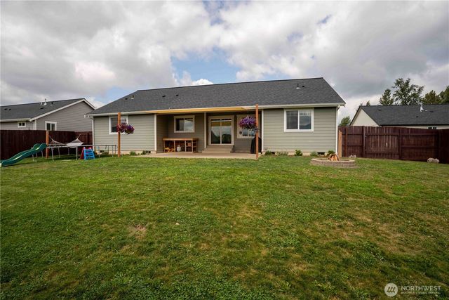 413 Cornerstone Drive, Sumas, WA 98295