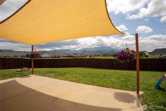 413 Cornerstone Drive, Sumas, WA 98295