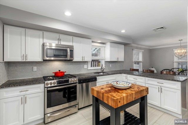 4 Hawthorne Street, Rutherford, NJ 07070