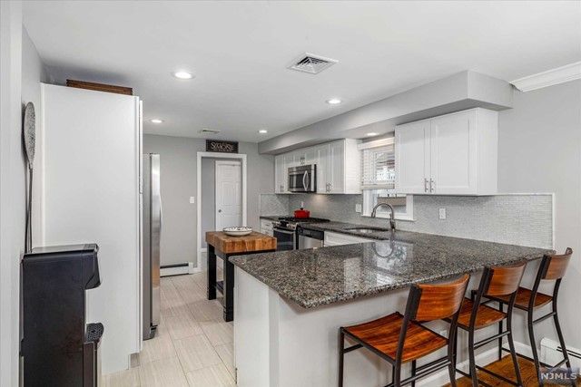 4 Hawthorne Street, Rutherford, NJ 07070
