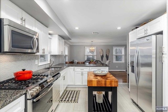 4 Hawthorne Street, Rutherford, NJ 07070