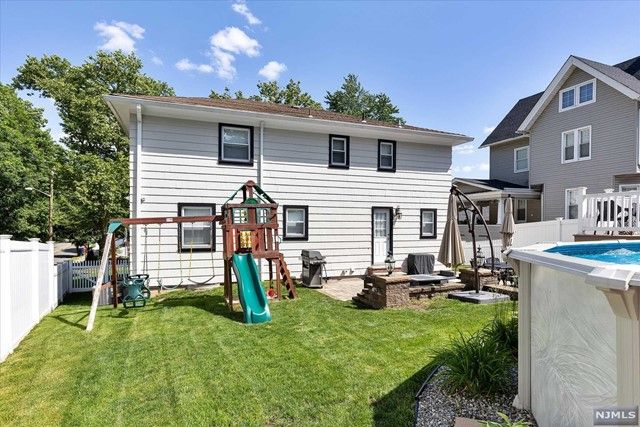 4 Hawthorne Street, Rutherford, NJ 07070