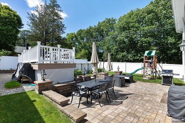 4 Hawthorne Street, Rutherford, NJ 07070