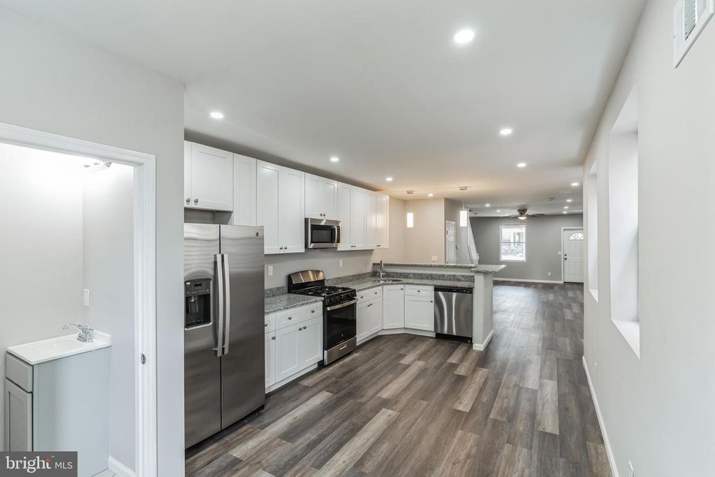 5816 PINE ST, Philadelphia, PA 19143