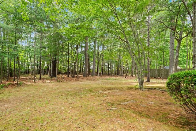 18 Great Meadow Dr, Carver, MA 02330