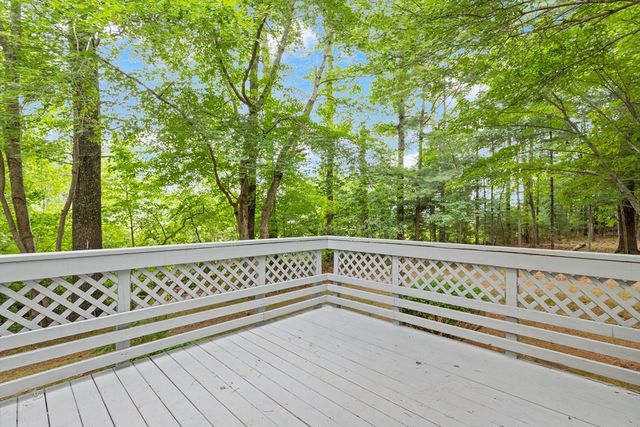18 Great Meadow Dr, Carver, MA 02330