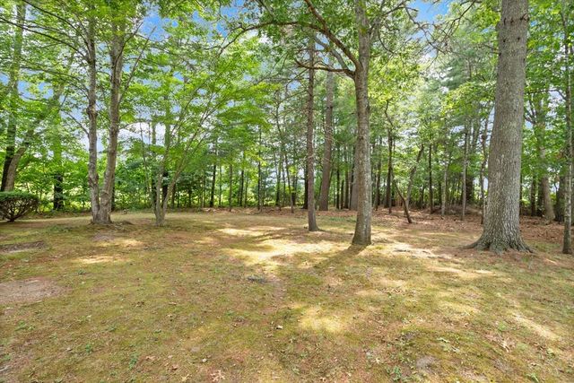 18 Great Meadow Dr, Carver, MA 02330