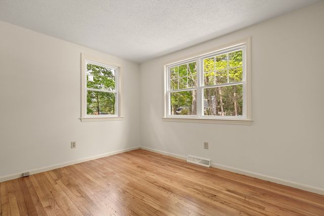 18 Great Meadow Dr, Carver, MA 02330