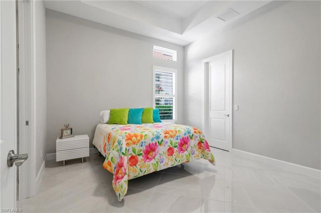 9345 Tulipano TER, Naples, FL 34119