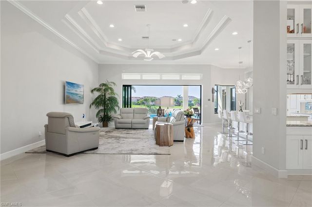 9345 Tulipano TER, Naples, FL 34119