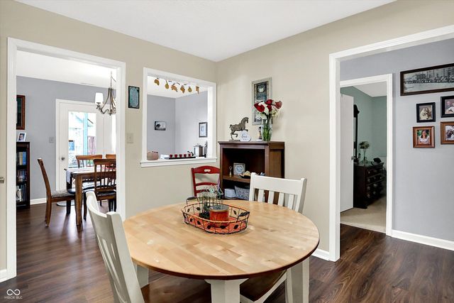 6375 Village Oak Court, Indianapolis, IN 46236