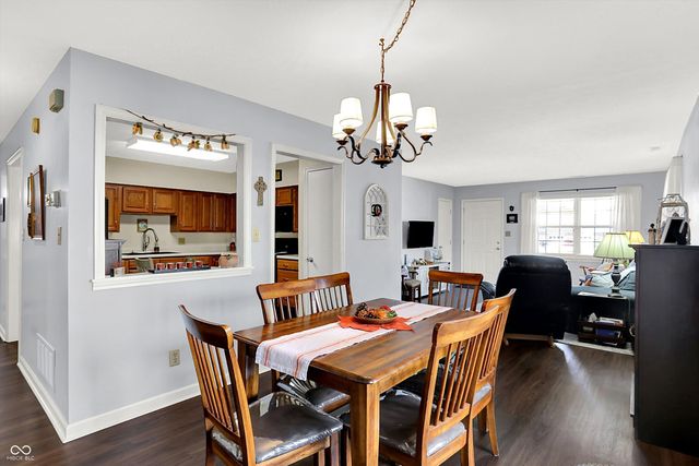 6375 Village Oak Court, Indianapolis, IN 46236