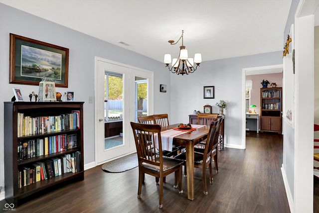 6375 Village Oak Court, Indianapolis, IN 46236