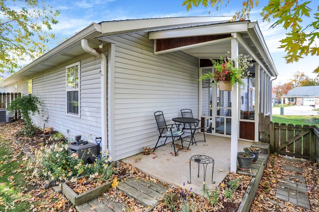 6375 Village Oak Court, Indianapolis, IN 46236