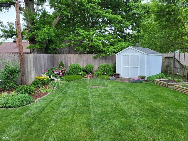 6375 Village Oak Court, Indianapolis, IN 46236