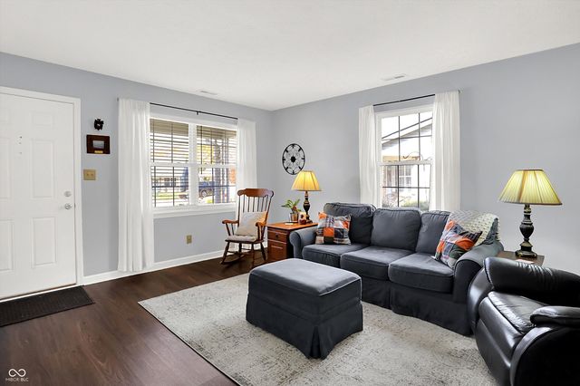 6375 Village Oak Court, Indianapolis, IN 46236