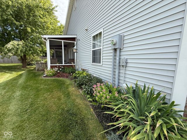 6375 Village Oak Court, Indianapolis, IN 46236