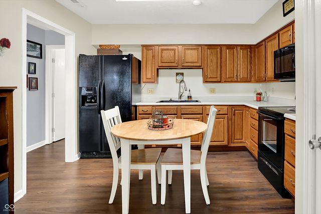 6375 Village Oak Court, Indianapolis, IN 46236