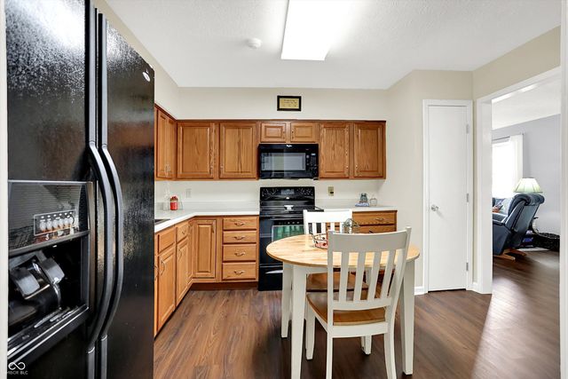 6375 Village Oak Court, Indianapolis, IN 46236