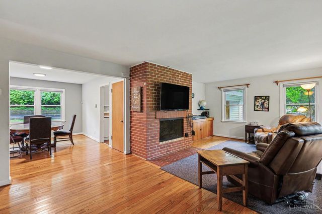 538 Roebling Road, Cincinnati, OH 45238