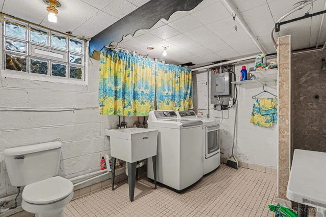 538 Roebling Road, Cincinnati, OH 45238