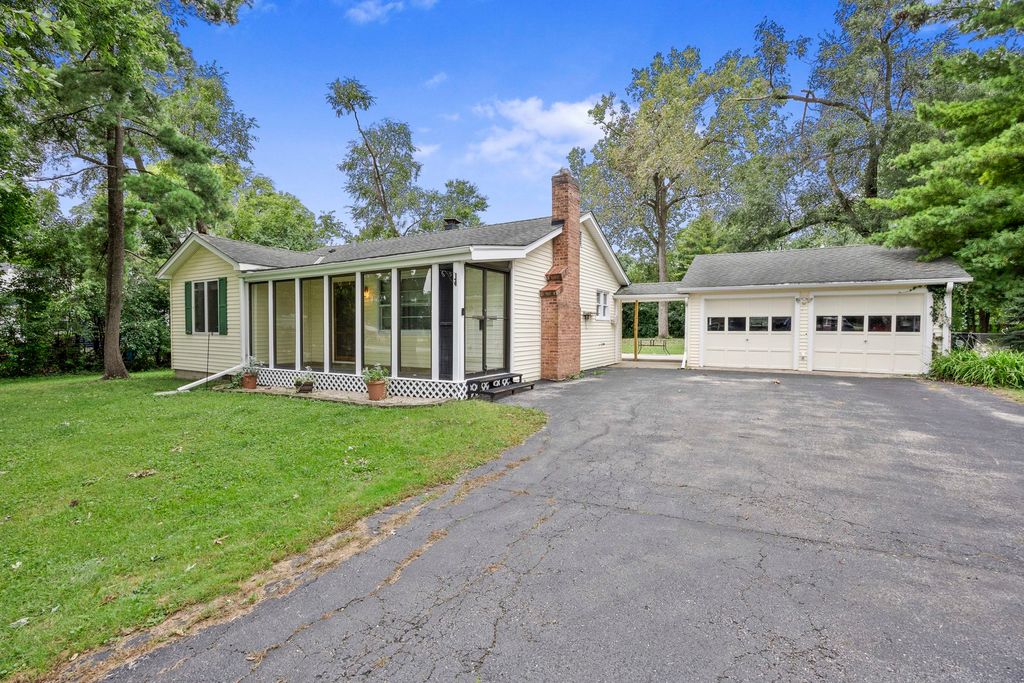 5840 S Brainard Avenue, La Grange Highlands, IL 60525 — exterior
