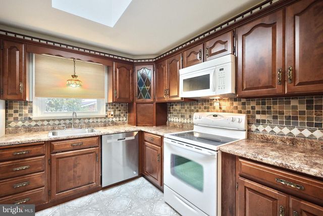 1193 IRVING AVE, York, PA 17403